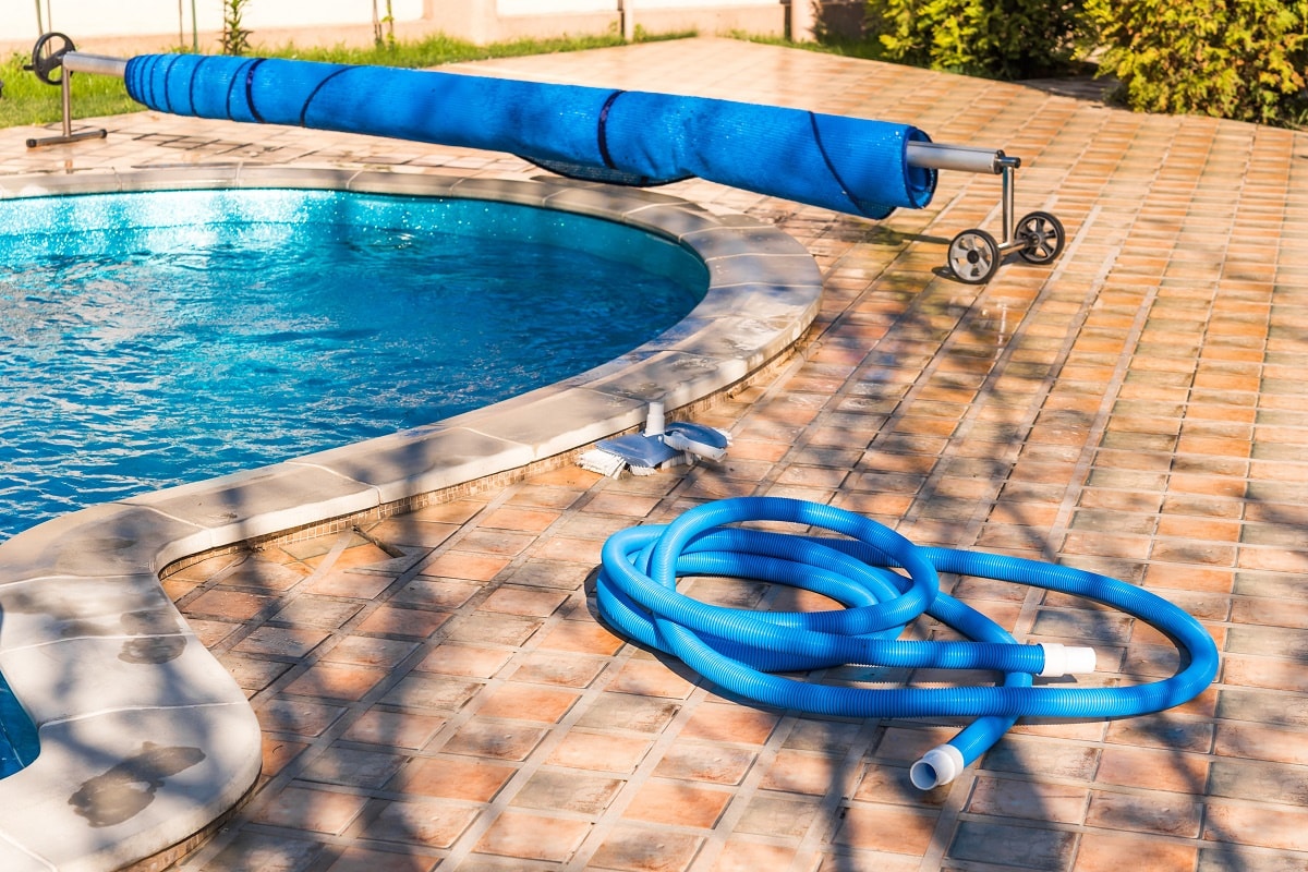 Should I keep pumping out water then remove cover or fill pool with cover  on? Plus, how do I make this easier in the future. Thank you <3 :  r/swimmingpools